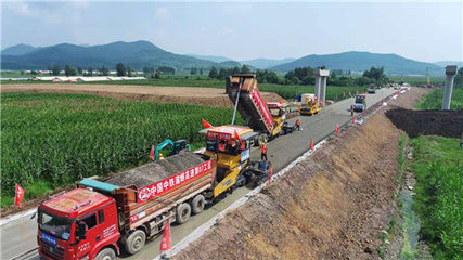 蒲煙高速公路全線水穩開始攤鋪