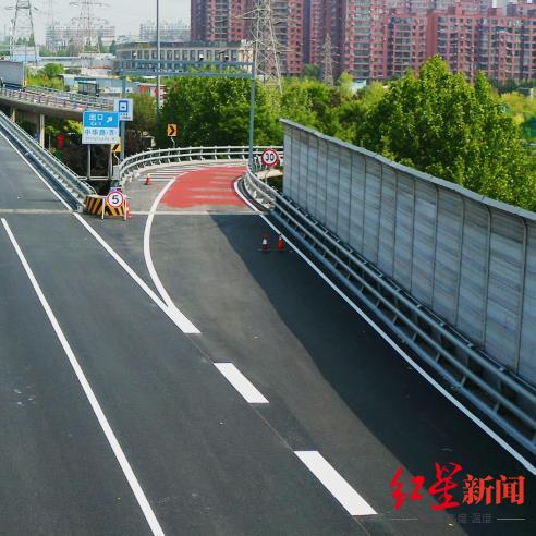 大連一道路通車首日現交通事故 當地回應 豆腐渣 工程質疑 新鋪路面有顆粒脫落很正常